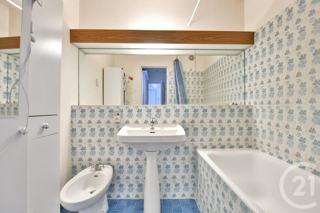 Afficher la photo en grand Appartement T2 à vendre - 2 pièces - 52.2 m2 - PARIS - 75013 - ILE-DE-FRANCE - Century 21 Arago - Les Gobelins