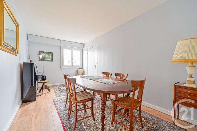 Appartement F5 à vendre - 5 pièces - 101.1 m2 - PARIS - 75013 - ILE-DE-FRANCE - Century 21 Arago - Les Gobelins