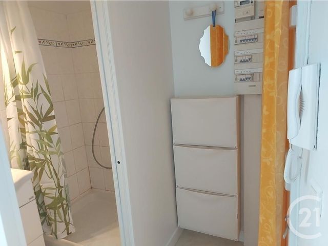Appartement F2 à louer - 2 pièces - 26.49 m2 - PARIS - 75013 - ILE-DE-FRANCE - Century 21 Arago - Les Gobelins Appartement F2 à louer - 2 pièces - 26.49 m2 - PARIS - 75013 - ILE-DE-FRANCE - Century 21 Arago - Les Gobelins