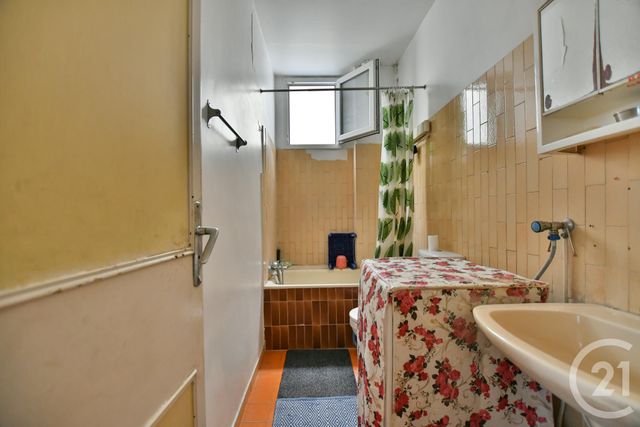 Appartement F3 à vendre - 3 pièces - 49.21 m2 - PARIS - 75010 - ILE-DE-FRANCE - Century 21 Arago - Les Gobelins Appartement F3 à vendre - 3 pièces - 49.21 m2 - PARIS - 75010 - ILE-DE-FRANCE - Century 21 Arago - Les Gobelins