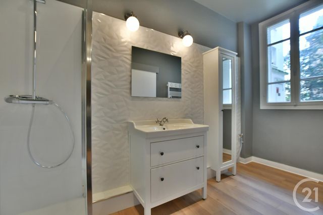 Appartement F2 à louer - 2 pièces - 50.91 m2 - PARIS - 75013 - ILE-DE-FRANCE - Century 21 Arago - Les Gobelins Appartement F2 à louer - 2 pièces - 50.91 m2 - PARIS - 75013 - ILE-DE-FRANCE - Century 21 Arago - Les Gobelins