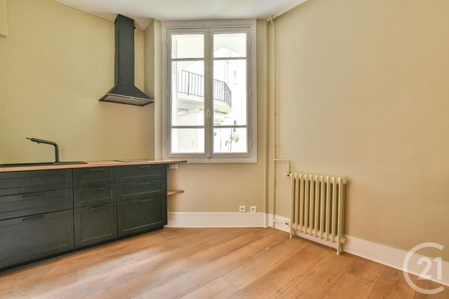 Appartement F2 à louer - 2 pièces - 50.91 m2 - PARIS - 75013 - ILE-DE-FRANCE - Century 21 Arago - Les Gobelins Appartement F2 à louer - 2 pièces - 50.91 m2 - PARIS - 75013 - ILE-DE-FRANCE - Century 21 Arago - Les Gobelins