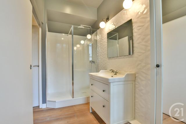 Appartement F2 à louer - 2 pièces - 50.91 m2 - PARIS - 75013 - ILE-DE-FRANCE - Century 21 Arago - Les Gobelins Appartement F2 à louer - 2 pièces - 50.91 m2 - PARIS - 75013 - ILE-DE-FRANCE - Century 21 Arago - Les Gobelins