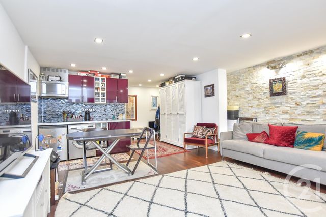 Afficher la photo en grand Appartement Studio à vendre - 2 pièces - 32.04 m2 - PARIS - 75013 - ILE-DE-FRANCE - Century 21 Arago - Les Gobelins