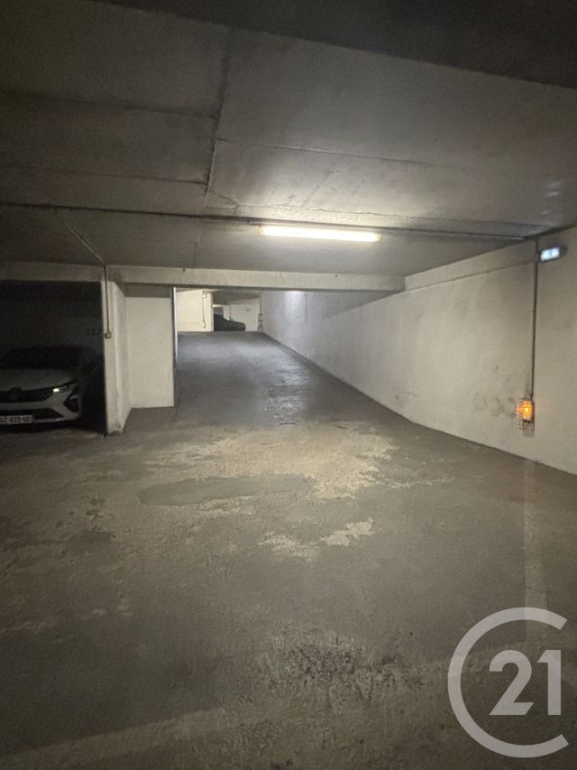 parking à vendre - 11.28 m2 - PARIS - 75013 - ILE-DE-FRANCE - Century 21 Arago - Les Gobelins