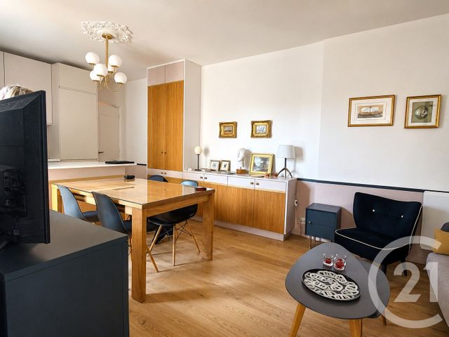 Appartement F2 à vendre - 2 pièces - 39.6 m2 - PARIS - 75013 - ILE-DE-FRANCE - Century 21 Arago - Les Gobelins