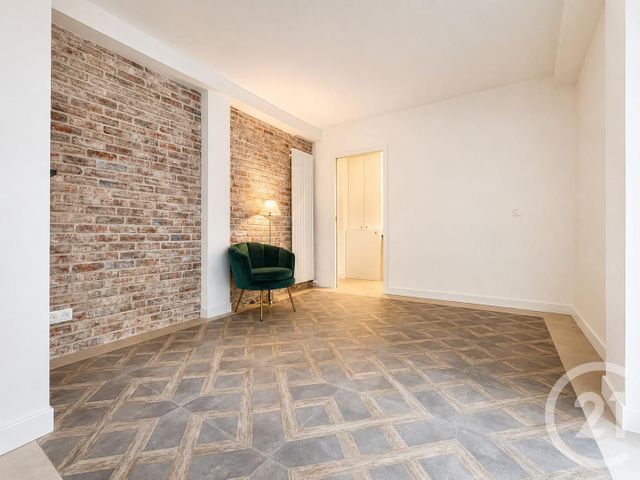 Appartement F2 à vendre - 2 pièces - 37.1 m2 - PARIS - 75013 - ILE-DE-FRANCE - Century 21 Arago - Les Gobelins