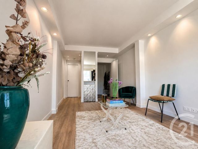 Appartement F1 à vendre - 1 pièce - 28.8 m2 - PARIS - 75013 - ILE-DE-FRANCE - Century 21 Arago - Les Gobelins