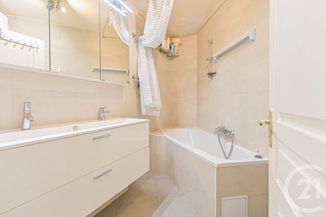 Appartement F4 à vendre - 4 pièces - 84.73 m2 - PARIS - 75013 - ILE-DE-FRANCE - Century 21 Arago - Les Gobelins