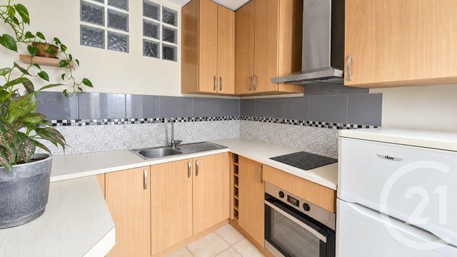 Appartement F1 bis à vendre - 2 pièces - 28.13 m2 - PARIS - 75013 - ILE-DE-FRANCE - Century 21 Arago - Les Gobelins