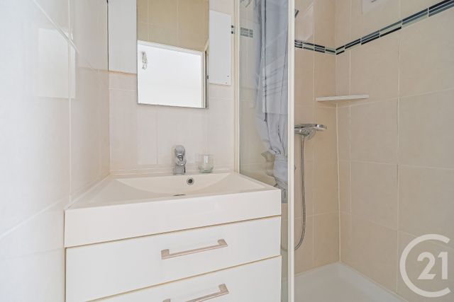 Appartement F2 à vendre - 2 pièces - 29.35 m2 - PARIS - 75013 - ILE-DE-FRANCE - Century 21 Arago - Les Gobelins