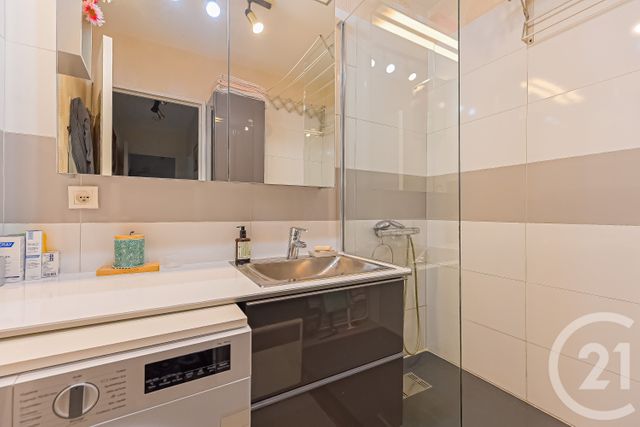 Appartement F4 à vendre - 4 pièces - 69.51 m2 - PARIS - 75013 - ILE-DE-FRANCE - Century 21 Arago - Les Gobelins